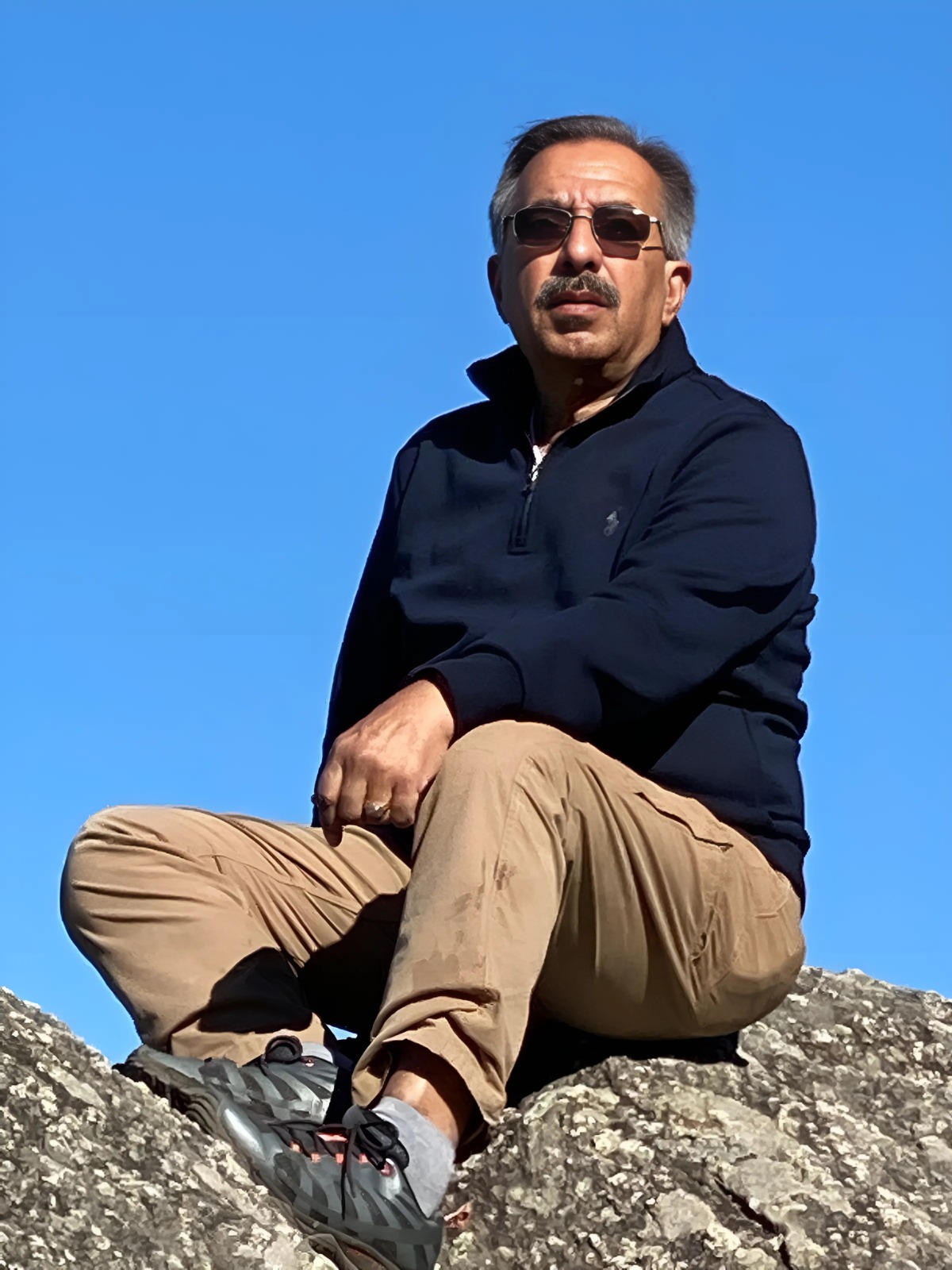Dr. Suresh Khanna